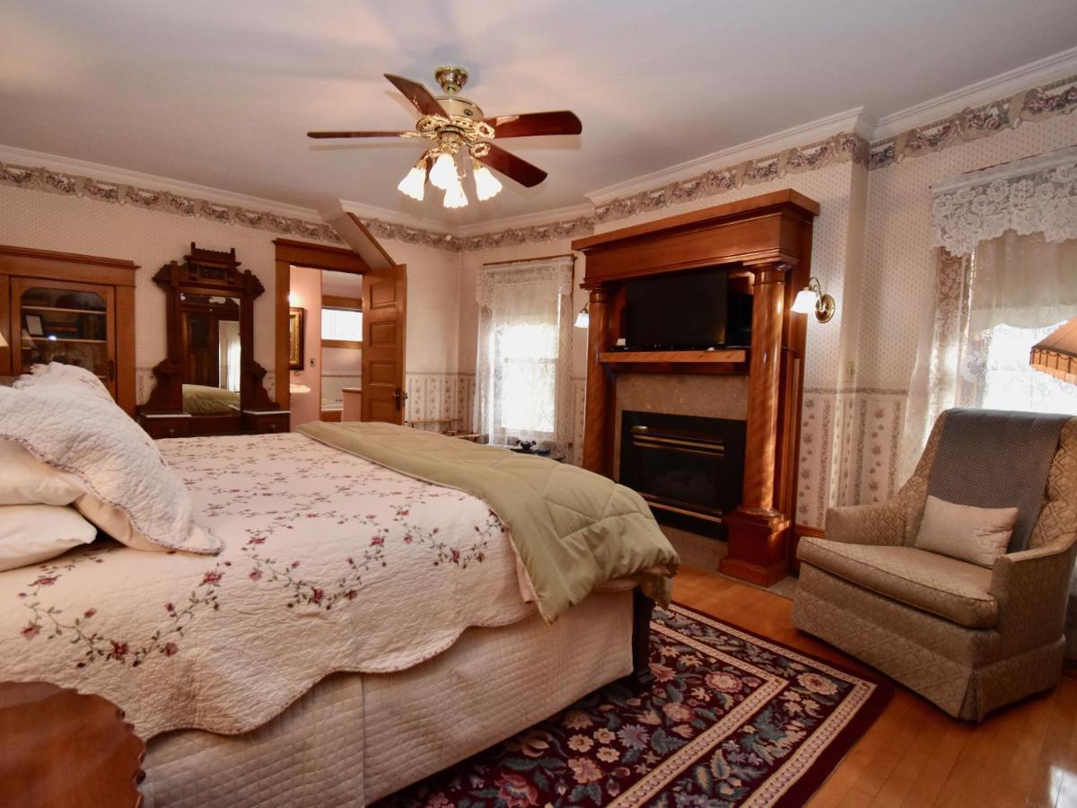 The Scofield House B&B Sturgeon Bay Room photo